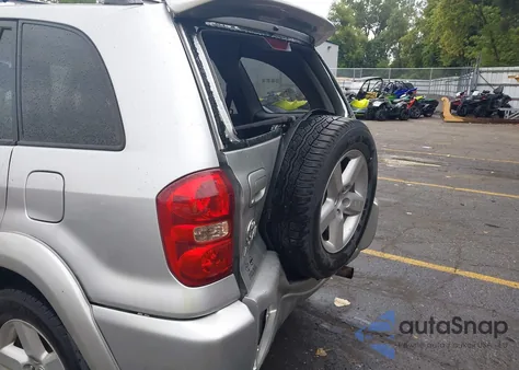 2005 Toyota Rav4 from USA, damaged, VIN JTEHD20V556037138